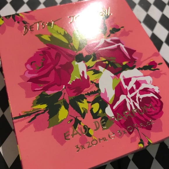 Betsey Johnson eau de parfum 3 x 20ml purse size - Picture 1 of 7